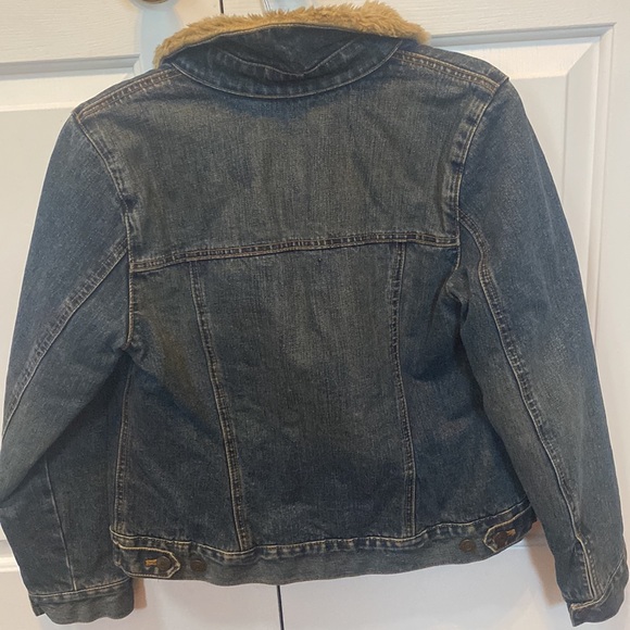 Vintage GAP women’s faux fur lined denim Jean jacket, size small - Picture 4 of 8